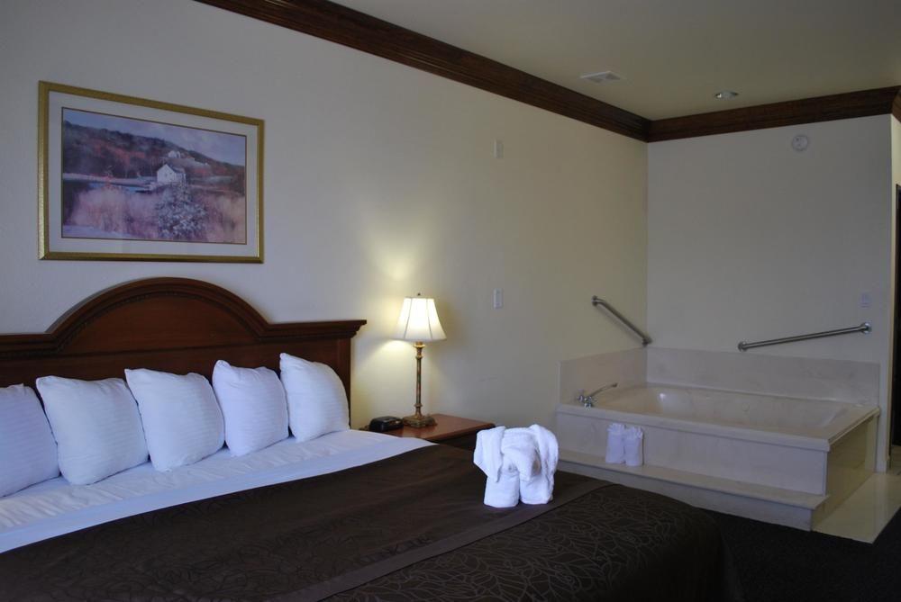 Best Western Fort Worth Inn And Suites מראה חיצוני תמונה