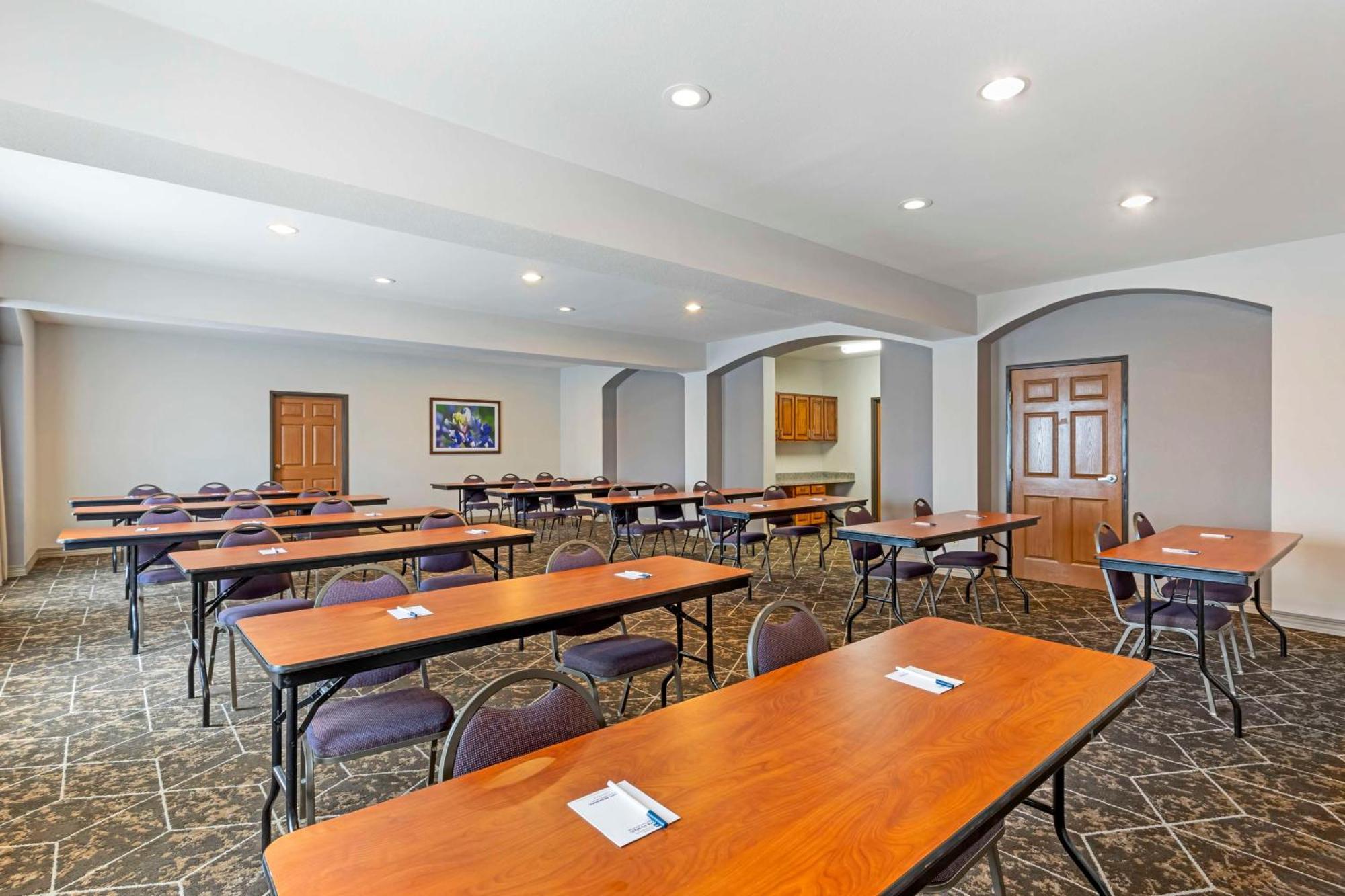 Best Western Fort Worth Inn And Suites מראה חיצוני תמונה