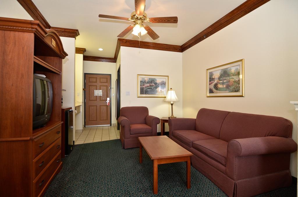 Best Western Fort Worth Inn And Suites מראה חיצוני תמונה