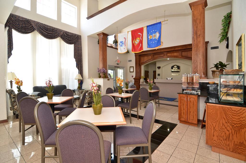 Best Western Fort Worth Inn And Suites מראה חיצוני תמונה